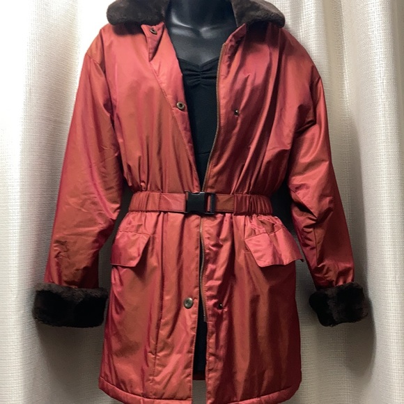 London Fog iridescent coat with buckle and faux fur - Picture 2 of 8